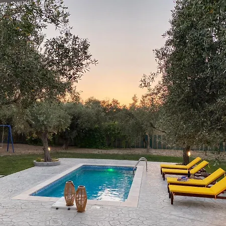 Βίλα Olive Sense With Jacuzzi And Sauna *