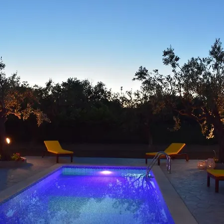 Olive Sense With Jacuzzi And Sauna Βίλα Αφάντου