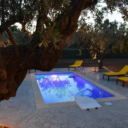 Villa Olive Sense With Jacuzzi And Sauna Afantou