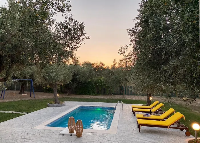 فيلة Olive Sense With Jacuzzi And Sauna *