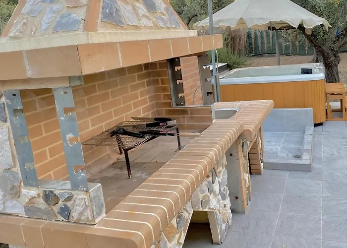 Olive Sense With Jacuzzi And Sauna فيلة أفانتو