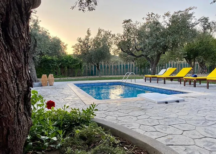 Villa Olive Sense With Jacuzzi And Sauna