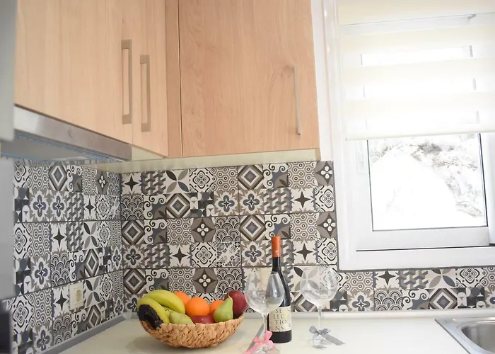 Olive Sense With Jacuzzi And Sauna أفانتو