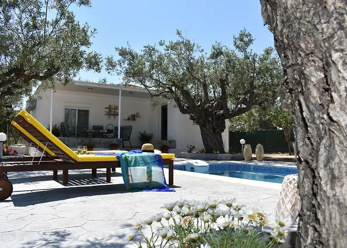 Olive Sense With Jacuzzi And Sauna אפאנטו