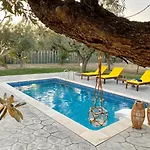 Olive Sense With Jacuzzi And Sauna *